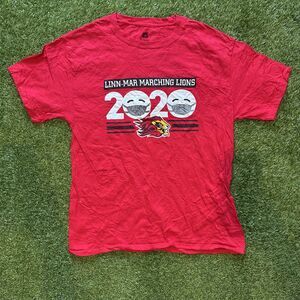 Linn-Mar Marching Lions 2020 COVID Logo Red Graphic Tee Shirt Mens Medium